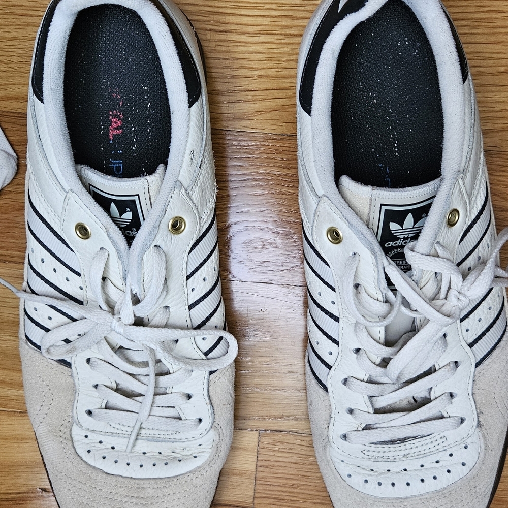 Men's suede Adidas shoes/sneakers